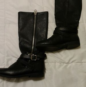 Black riding boots